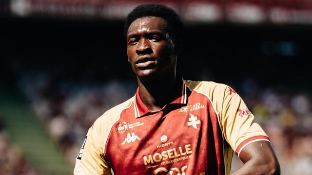 Galatasaray'a 2 metrelik dev golcü geliyor! Pape Moussa Fall sesleri
