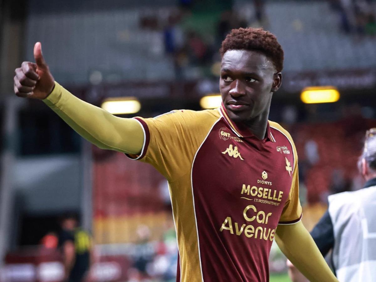 Galatasaray a 2 metrelik dev golcü geliyor! Pape Moussa Fall sesleri 1