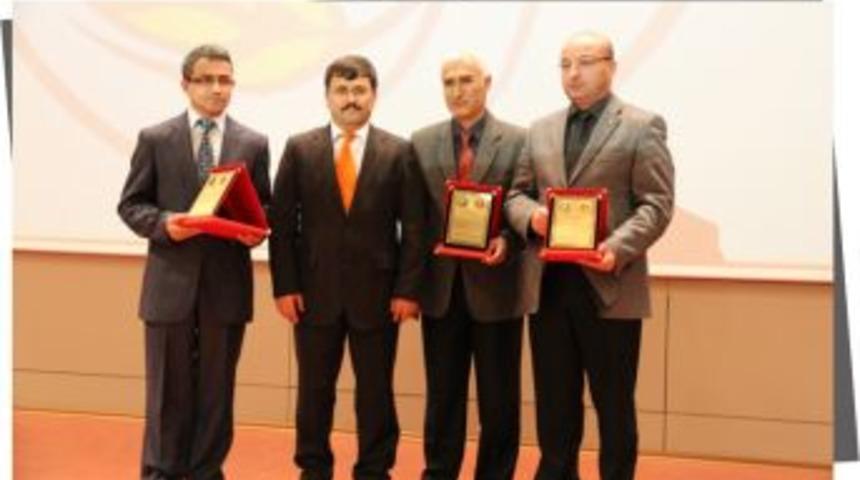 Prof. Karaman'a bilimsel birincilik &ouml;d&uuml;l&uuml;