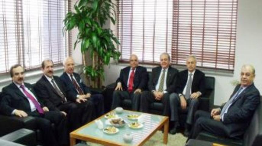 Vali Coş: Adana'ya katkıda bulunmak isteyenleri destekleriz