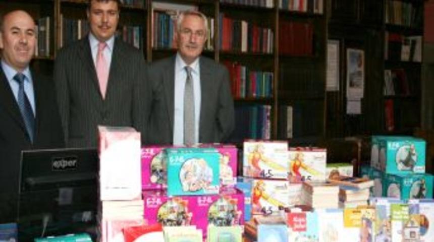 Canik Başarı &Uuml;niversitesi, başarıyı 580 kitapla &ouml;d&uuml;llendirdi