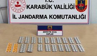 Karab&uuml;k&rsquo;te 230 sentetik ecza hapı ele ge&ccedil;irildi