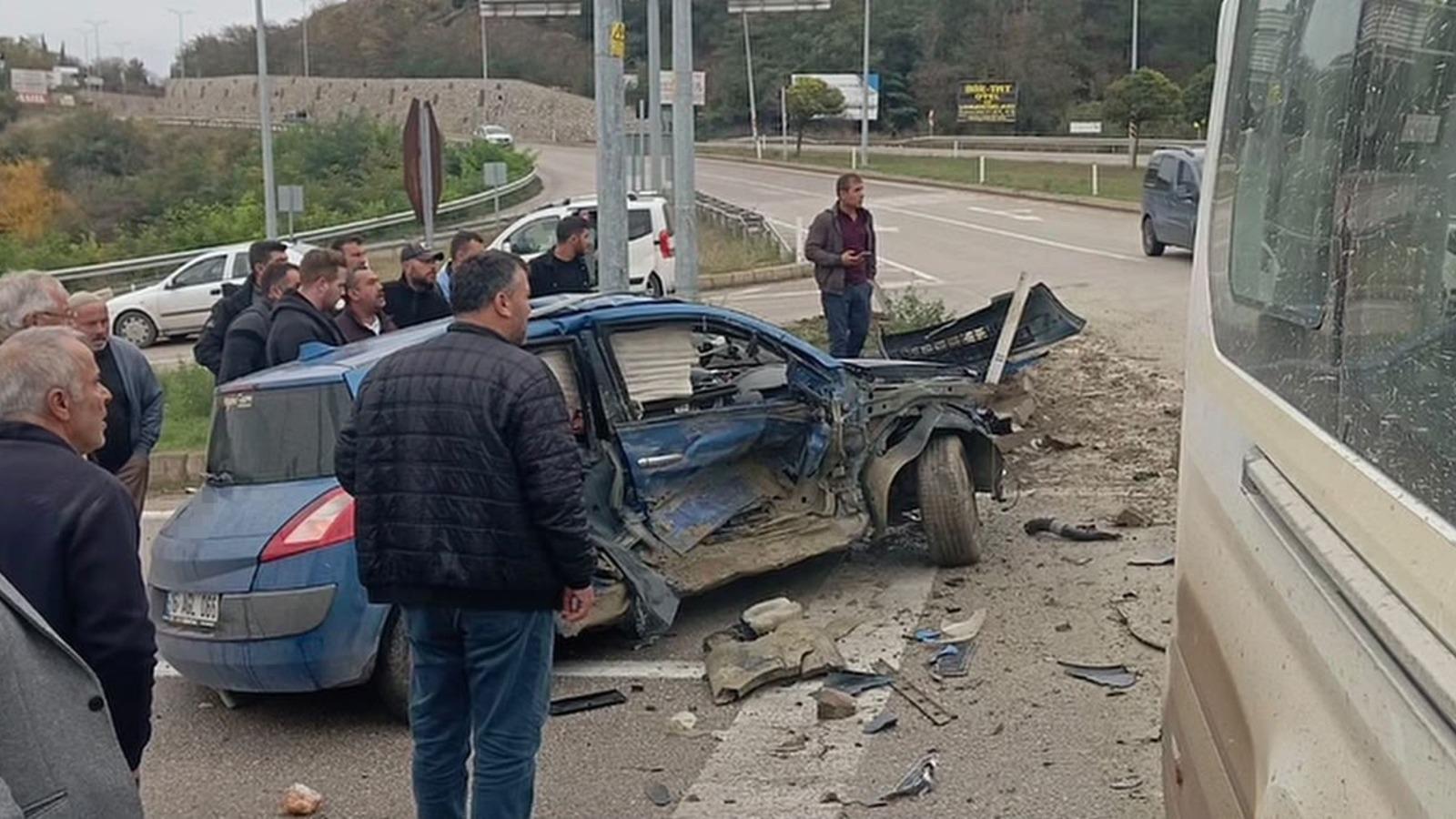 Sinop’ta üç araç birbirine girdi! 1 kişi yaralandı
