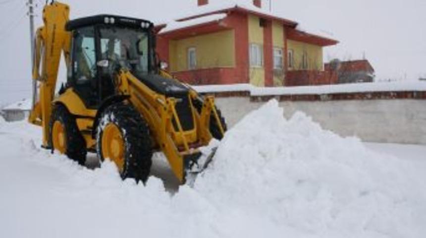 Şuhut'ta karla m&uuml;cadele seferberliği