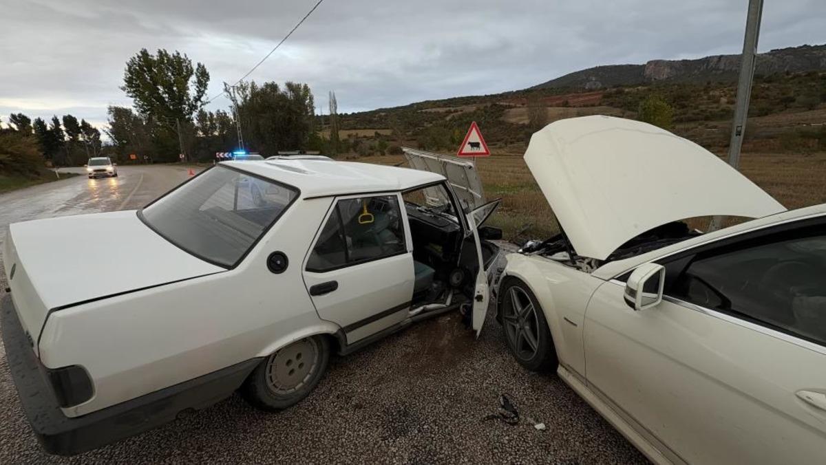 Tokat ta iki aracın kafa kafaya çarpıştığı kazada 5 kişi yaralandı 1