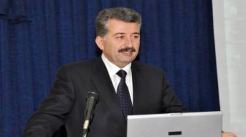 'Ziraat fak&uuml;lteleri gen&ccedil;leri pratik eğitim vererek yetiştirmeli'