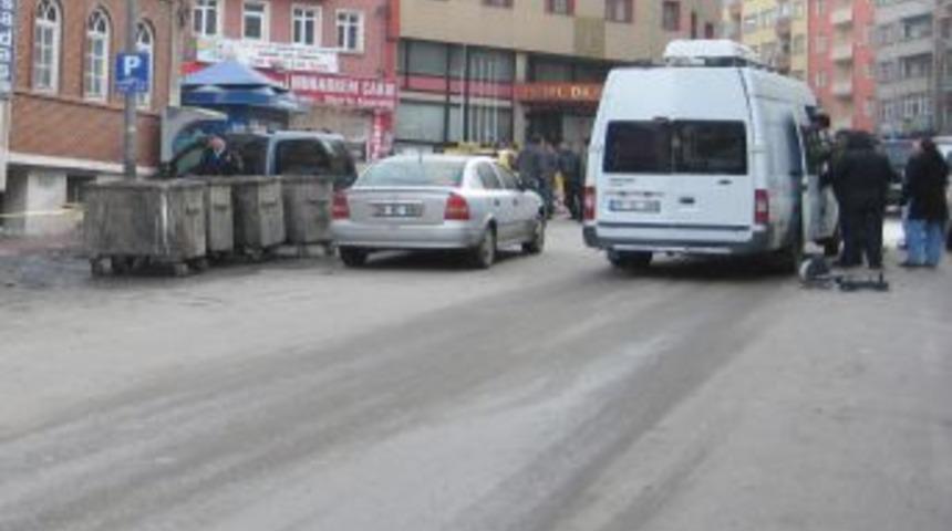 Patlatılan ş&uuml;pheli poşetten cenaze giysisi &ccedil;ıktı