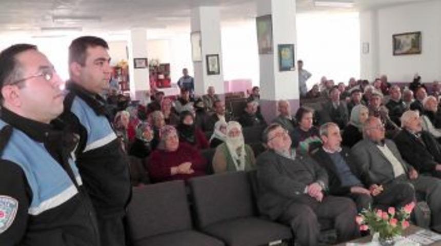 Bor Huzurevi sakinlerine m&uuml;zikli moral