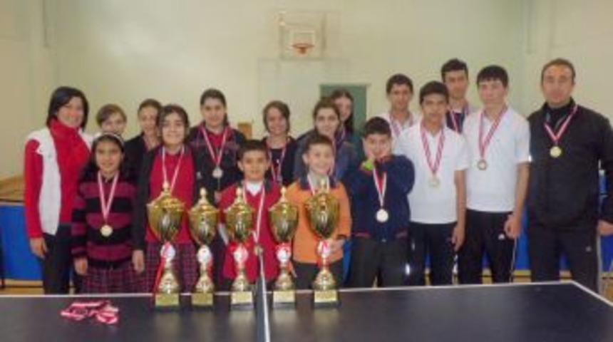 &Ccedil;ağlayan Okulu, masa tenisi'nde 6 dalda kupa aldı