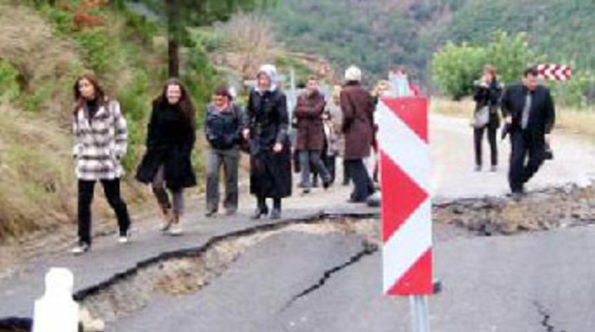 &Ouml;ğretmenler engel tanımadı