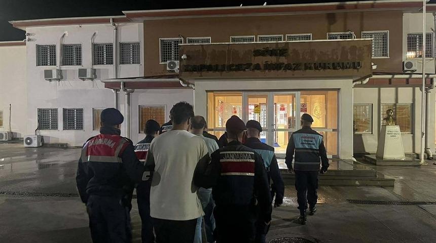 Didim&rsquo;de 8 ka&ccedil;ak g&ouml;&ccedil;men ile otel sahibi ve &ccedil;alışanı tutuklandı