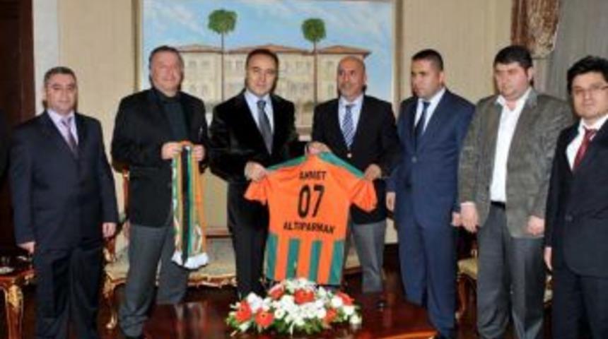 Alanyaspor'dan vali ziyareti
