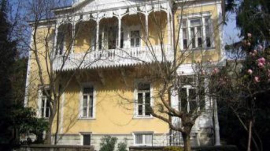 Osmanlı şehzadelerinin yaşadığı &lsquo;Beyaz K&ouml;şk&rsquo; restore edildi