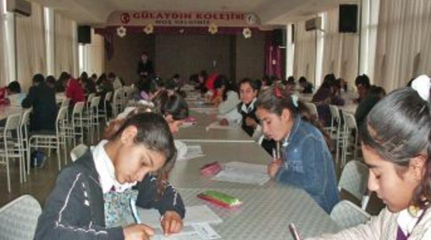 Kardeş okul &ouml;ğrencilerine SBS deneme sınavı