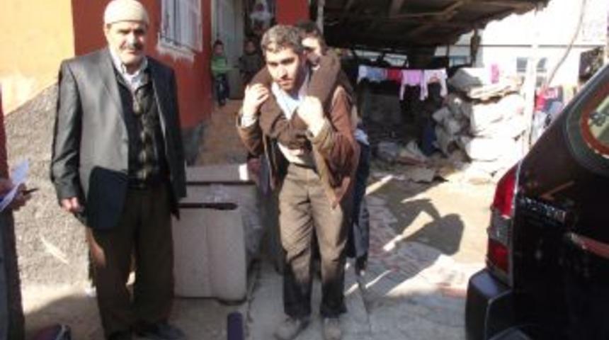 Engelli &Ouml;mer &Ccedil;elik, milletvekili adaşından ak&uuml;l&uuml; araba istiyor