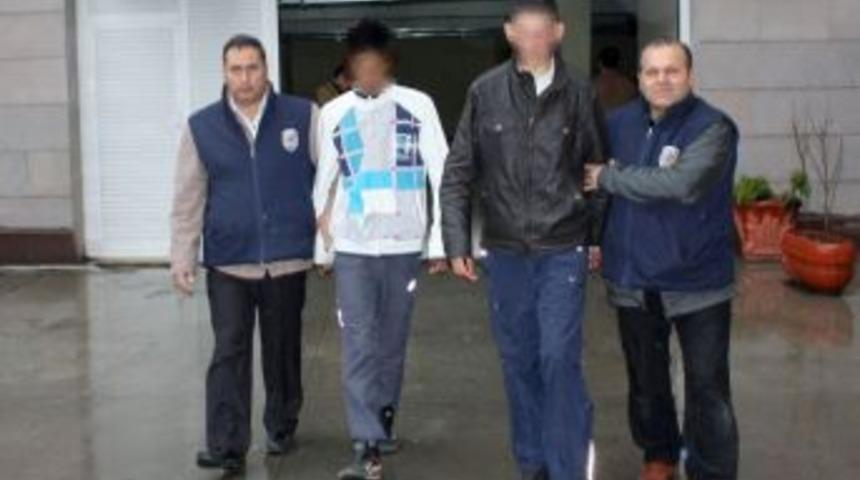 İki &ccedil;ocuk hırsızlık yaptığı iddiasıyla tutuklandı