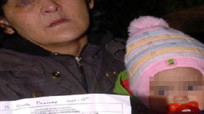 &Ccedil;aresiz kaldı, kızıyla denize atlamaya kalktı