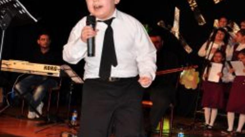 Burak Koleji &ouml;ğrencilerinden misafirlere t&uuml;rk&uuml; ziyafeti