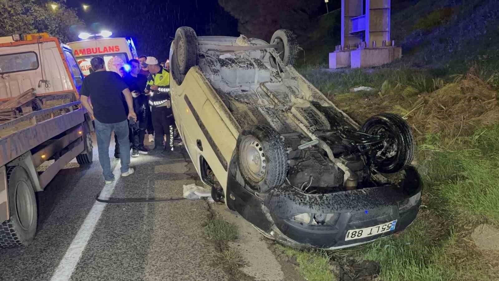 Samsun'da hafif ticari araç kaza yaptı