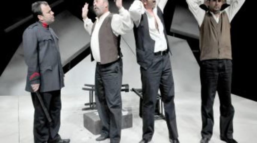 Ankara Devlet Tiyatrosu Elma Hırsızları ile yollarda