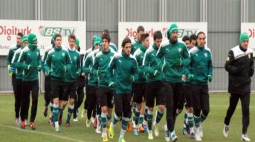 Bursaspor, Beşiktaş ma&ccedil;ı hazırlıklarını s&uuml;rd&uuml;rd&uuml;