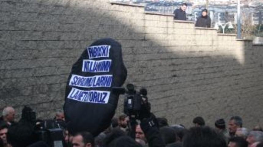 BDP&rsquo;lilerden ABD Başkonsolosluğu &ouml;n&uuml;nde Uludere protestosu