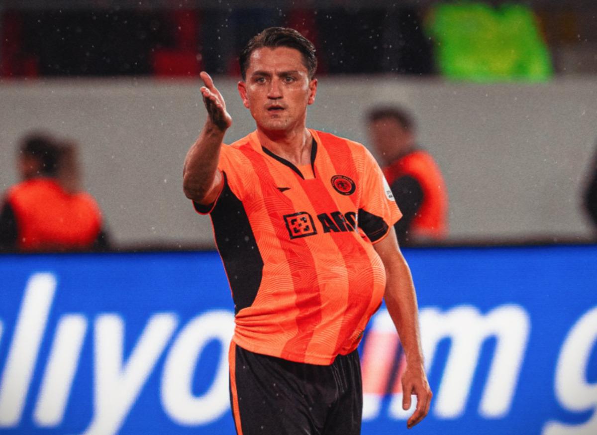 Ne yaptın Cengiz Ünder! Frikikten attığı gol herkesin dilinde 3