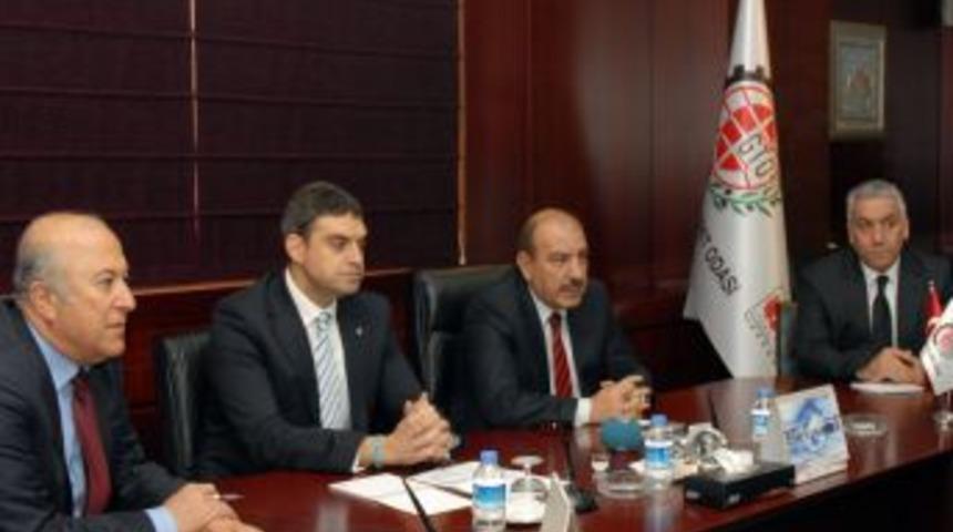 Aslan: B&ouml;lgedeki gelişmeler karşısında doğru y&ouml;nlendirmeler yapmalıyız