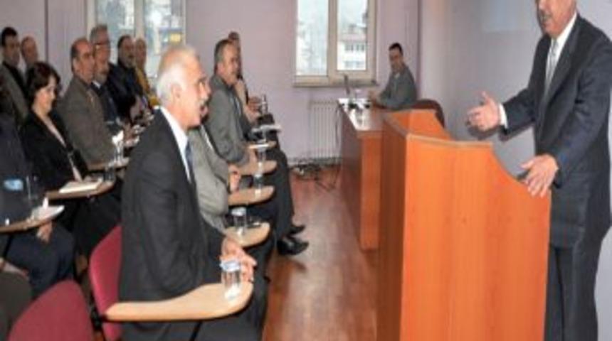 Belediye personeline etik davranış semineri verildi