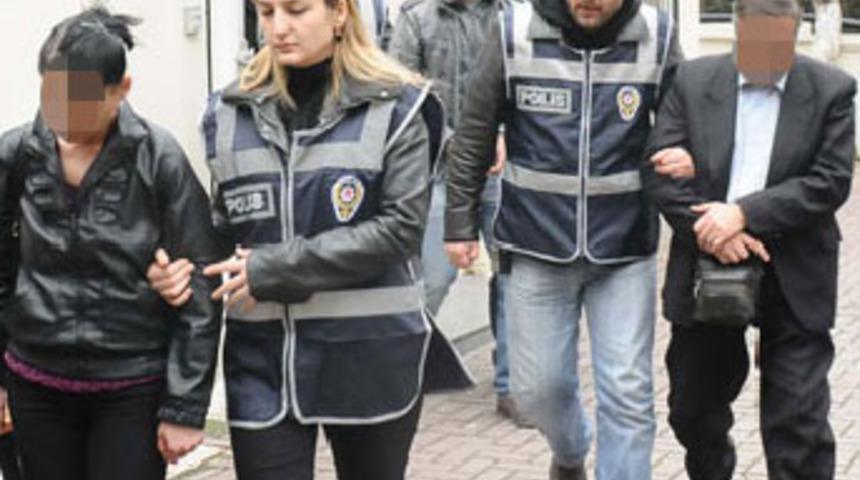 İki sevgili, eski patronunu soydurdu