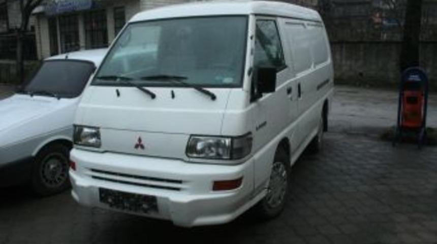 Otomobil hırsızlığından tutuklanan zanlının bah&ccedil;esinde iki &ccedil;alıntı ara&ccedil; bulundu