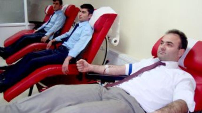 Çorum'da zabıtalar kan bağışına destek verdi