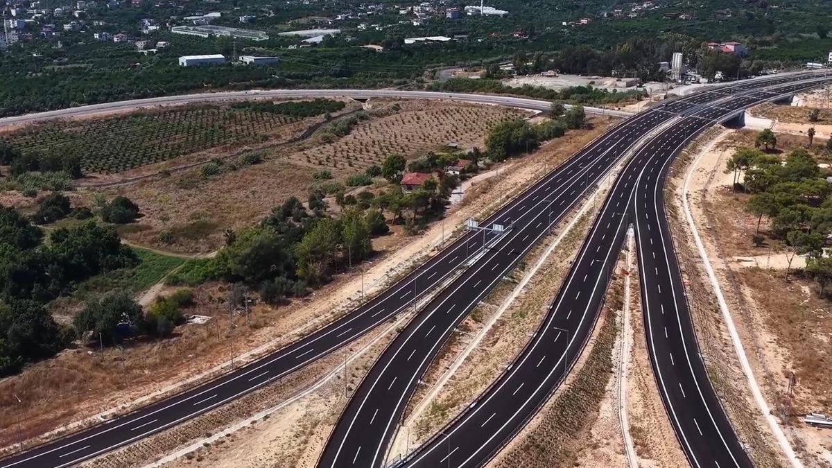 Bakan Uraloğlu duyurdu: 2,5 saatlik yol 18 dakikaya d&uuml;şecek 3