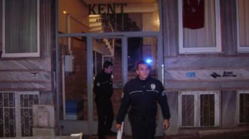 Volkan Konak&rsquo;ın bateristi evinde &ouml;l&uuml; bulundu