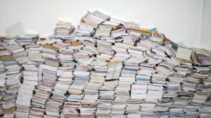 &Ouml;ğrencilerden 'K&acirc;ğıt &Ccedil;&ouml;p Değildir' kampanyasına destek