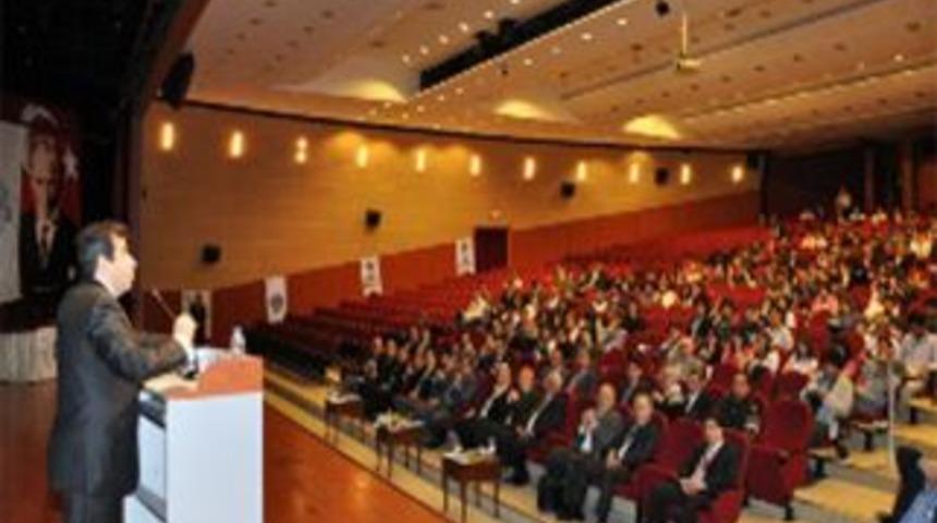 Vali G&uuml;zeloğlu; &ldquo;Bilgi artık her yerde var&rdquo;