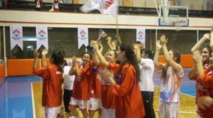 Kolejli kızlar Mersin şampiyonu