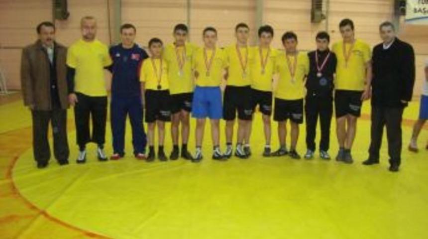 8 birincilik kazandılar