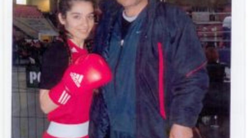 Adanalı bayan boks&ouml;r Kayseri'den madalya ile d&ouml;nd&uuml;