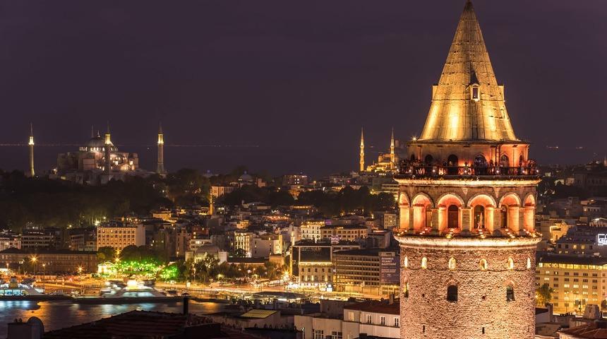 Bakan Ersoy duyurdu: Gece m&uuml;zeciliğinde %32 artış! Ziyaret&ccedil;i sayısı 1,3 milyonu aştı