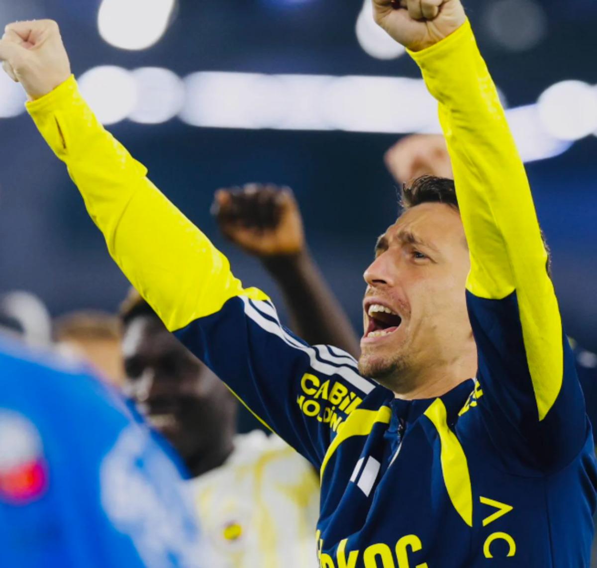Fenerbahçe de Mert Hakan Yandaş geri dönüyor! 1