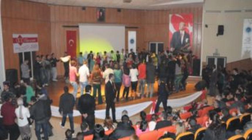 &Uuml;niversite &ouml;ğrencilerine final &ouml;ncesi moral