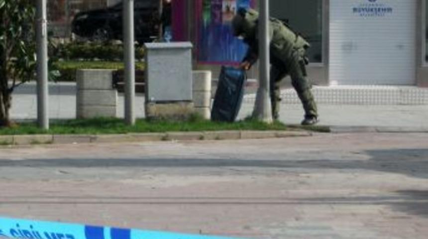 Beşiktaş Meydanı&rsquo;na bırakılan valiz i&ccedil;in bomba alarmı