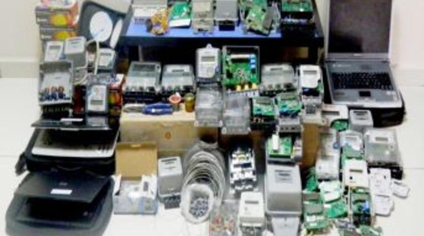 Ara&ccedil; kumandası ile 200 milyon TL enerji vurgunu yaptılar