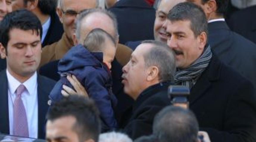 Başbakan Erdoğan'ın &ccedil;ocuk sevgisi