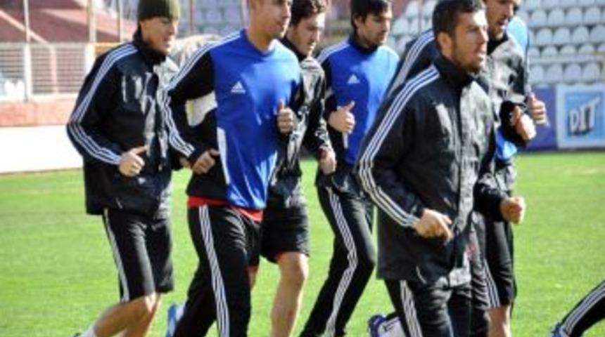 Gaziantepspor Sezer Badur&rsquo;u renklerine bağladı