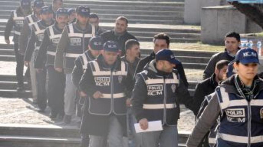 Uyuşturucu operasyonunda g&ouml;zaltına alınan 11 kişiden 4'&uuml; tutuklandı