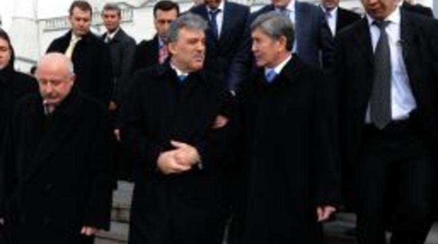 Cumhurbaşkanı G&uuml;l, Kırgız Cumhurbaşkanı ile Kocatepe Camii&rsquo;nde