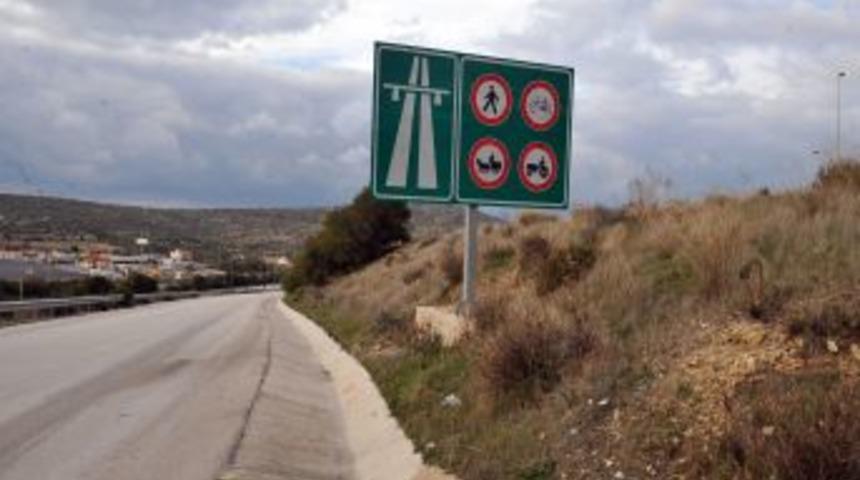 İzmir'de yaklaşık 6 kg. A4 plastik patlayıcı ele ge&ccedil;irildi