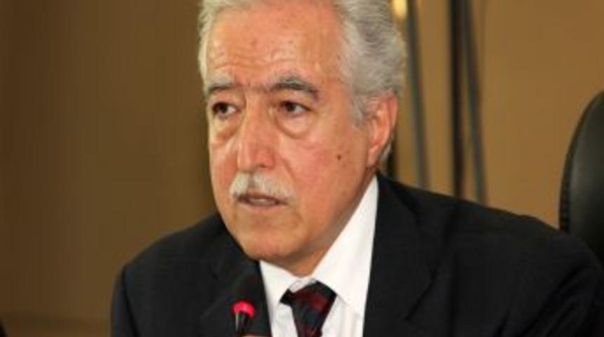 Aldırmaz: G&uuml;ll&uuml;k g&uuml;listanlık bir şehirde yaşamıyoruz ama &ccedil;alışıyoruz